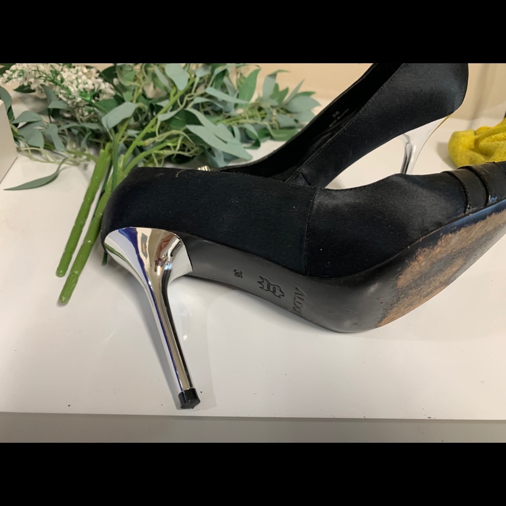 Aldo heels. Size 6.
